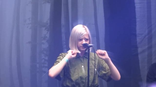 Aurora - Under Stars + Running With The Wolves (Live Appletree 2015)