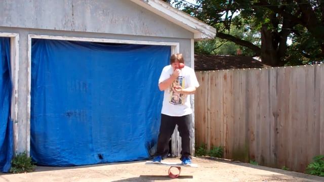 Eating 3 Apples While Juggling Them On A Rola Bola In 15 Seconds While Wearing A CM Punk Shirt смотреть онлайн
