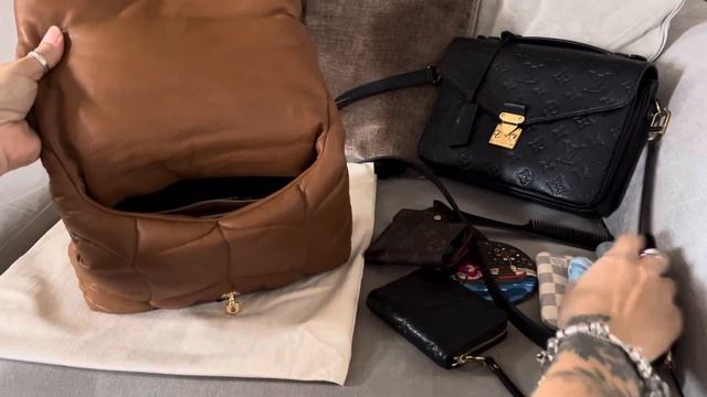 What fits in my Mulberry Softie bag смотреть онлайн
