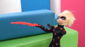 Видео для девочек Леди Баг - Распаковка Эдриана