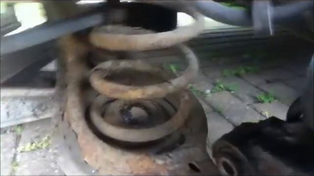 Jaguar X Type - Replacing Rear Suspension Springs смотреть онлайн
