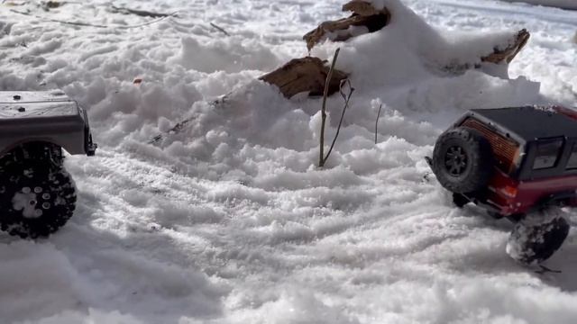 First Snow Run | Axial SCX24 Jeep Wrangler, C10 & Kyosho Mini-Z 4Runner смотреть онлайн