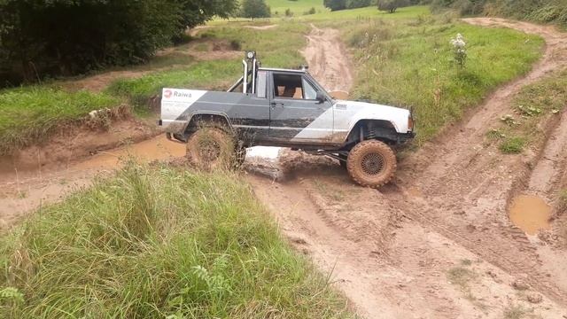 Jeep Cherokee XJ Pickup Mammutpark (1) смотреть онлайн