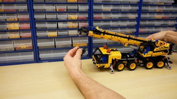 LEGO Technic 42108 Mobile Crane REVIEW 2020