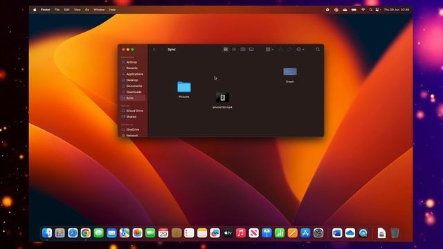 This M2 MacBook Air has UNLIMITED STORAGE with Sync.com смотреть онлайн