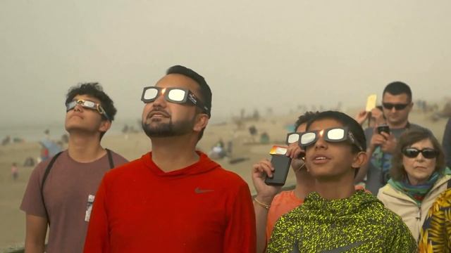 How (and where) to watch the eclipse without damaging your vision смотреть онлайн