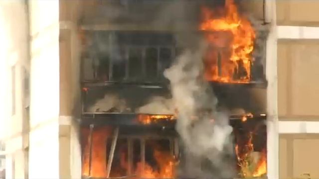 Пожар по улице генерала Тюленева , д. 9 (1 августа).mp4 смотреть онлайн