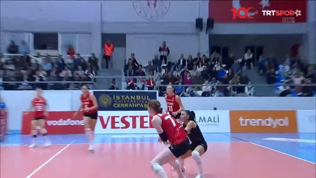 Maçın Tamamı | Sarıyer Belediyesi 🆚 THY "Vodafone Sultanlar Ligi" смотреть онлайн