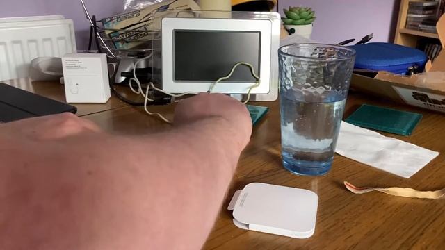 Apple AirTag Unboxing and Overview смотреть онлайн