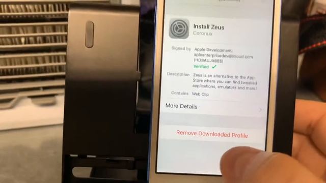 Get Tweaked Apps & Emulators On iOS 13 & iOS 14 | NO COMPUTER / NO REVOKES (Zeus) смотреть онлайн