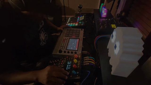 Sampling Jazz On The MPC Live 2 Retro Edition//SP-404MK2//Analog Heat MK2 смотреть онлайн