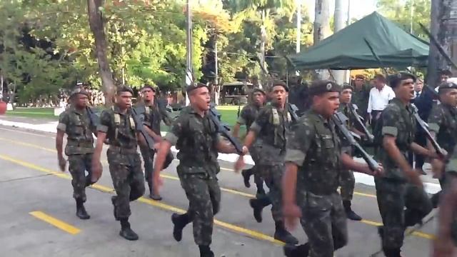 Desfile Da Tropa - Passagem De Comando 10ª Bda. Inf.