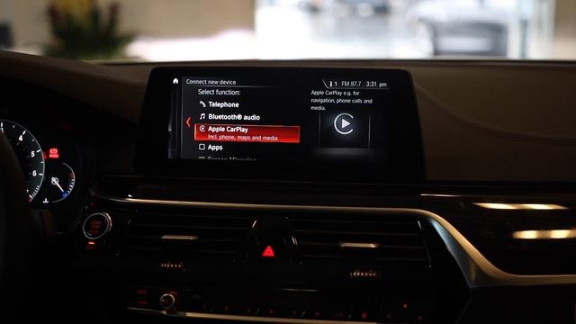 2017 G30 5 Series Gesture Control and Apple CarPlay смотреть онлайн