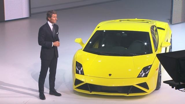 Stephan Winkelmann unveils the new Gallardo Family смотреть онлайн