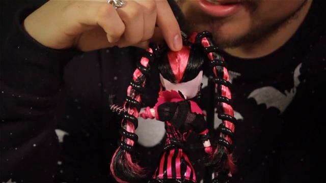 Monster High - Draculaura Dulces Sueños Monstruosos Revisión - Sweet Screams Review Unboxing! смотреть онлайн