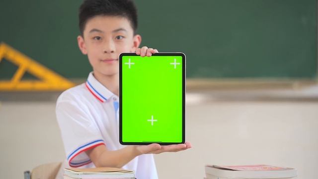 A boy showing 4k green screen tablet смотреть онлайн