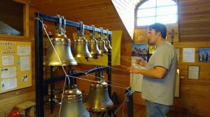 Простой трезвон на четырех колоколах в ряд без столбика