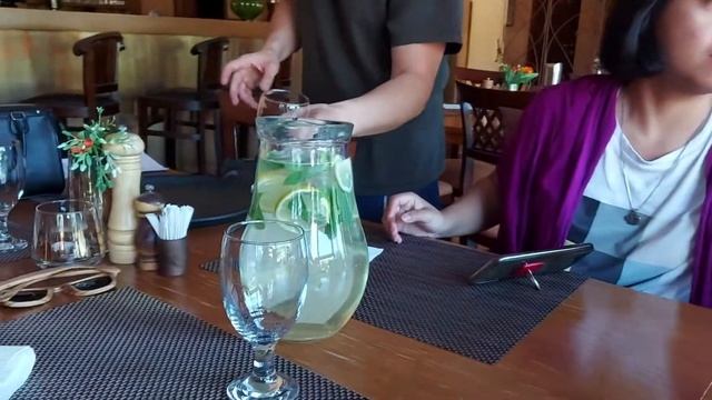 Nemu restoran Indonesia di Bratislava, laksanya enak banget. смотреть онлайн