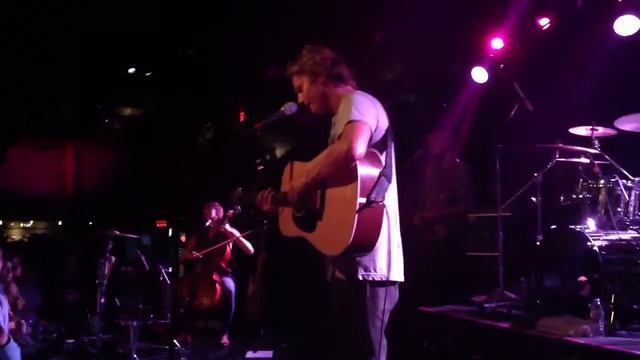 Ben Howard - Diamonds - Brought to you by iPhone 5 смотреть онлайн