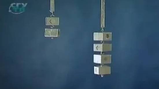 Физика. Влияние массы груза на период колебаний пружинного маятника смотреть онлайн