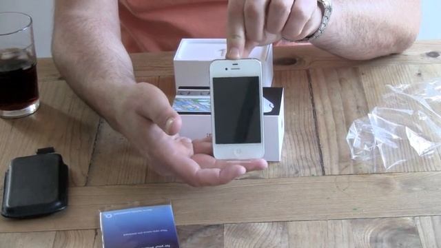 White Apple iPhone 4 16GB Unboxing смотреть онлайн
