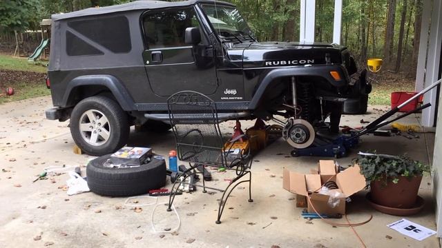 Installing a 4" lift kit from Savvy Off Road (Currie) смотреть онлайн