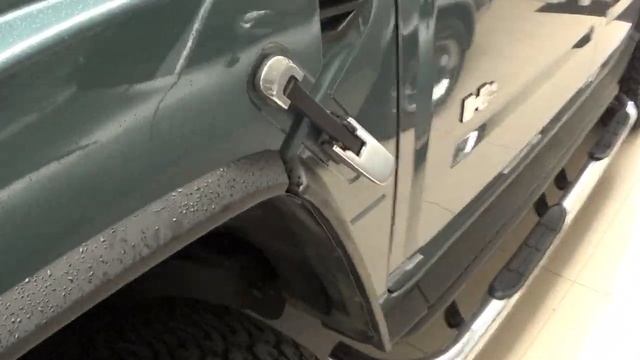 2006 Hummer H2 SUT review! Ahead of its time, but TERRIBLE quality! смотреть онлайн