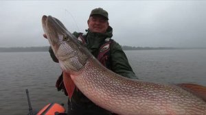 Щука-монстр довела до истерики. Рыбалка осенью на Оби