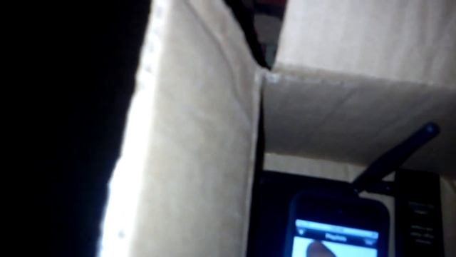 Battery powered Raspberry Pi cardboard boombox vibration speaker with iPod remote control смотреть онлайн