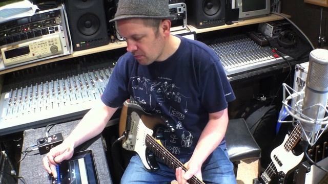 Guitar lessons_ Soloing in a trio смотреть онлайн