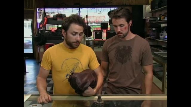 It’s Always Sunny: 4x5 – Mac and Charlie Fake Their Deaths смотреть онлайн