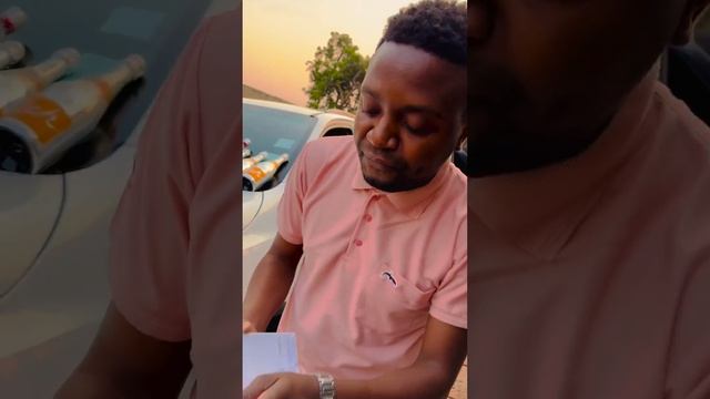 [Video] Killer T shows of his latest Iphone 15 Pro Max смотреть онлайн