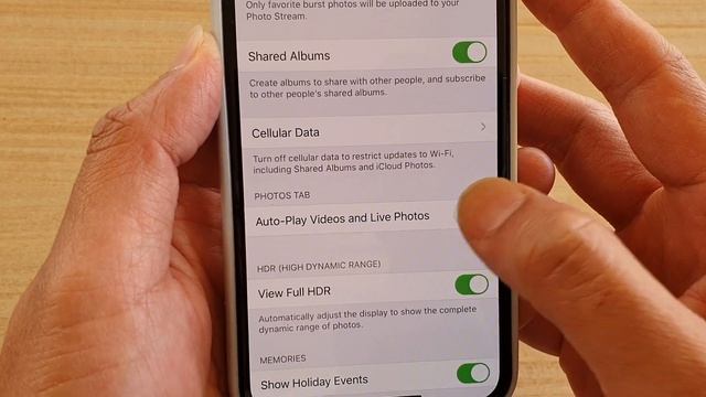 iPhone 11 Pro: How to Enable / Disable Auto-Play Videos and Live Photos смотреть онлайн