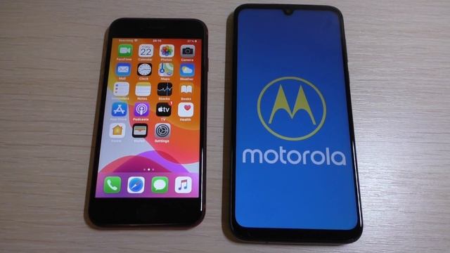 iPhone SE 2 vs Moto G8 Plus Bootanimation смотреть онлайн