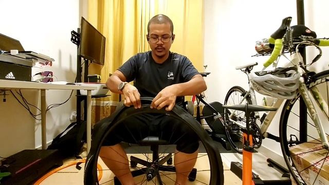 Bike Fix : How to change bicycle tire and inner tube смотреть онлайн