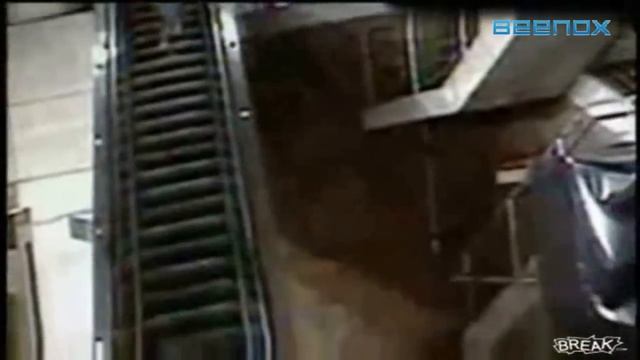 Teen Survives 20 Foot Drop From Escalator смотреть онлайн