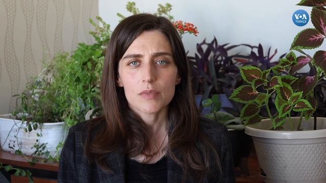Gülistan Sönük: “Siyasette eril akıl ve tarz hakim, bu sayılar yetersiz”| VOA Türkçe смотреть онлайн