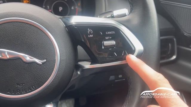 Jaguar XE 2.0d SE 4dr Auto смотреть онлайн