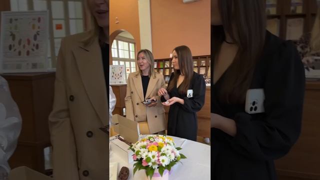 Лилия Лапикова, директор инвест компании, теперь ещё и основательница женского клуба! #женскийклуб смотреть онлайн