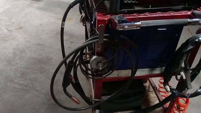 Lincoln Mig Welder that has lasted a very long time! смотреть онлайн
