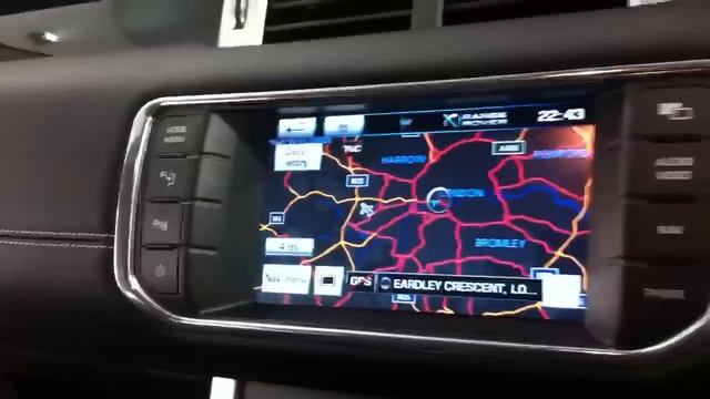 Range Rover Evoque Dual View Screen смотреть онлайн