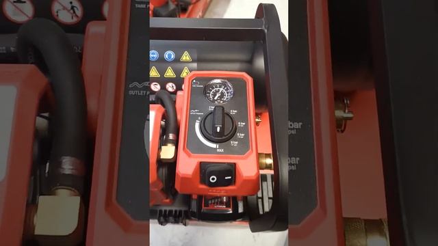 Milwaukee sprężarka M18 FAC + AKU 8,0Ah, film 2 z 2 смотреть онлайн