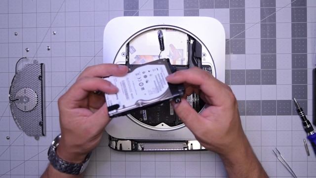 Mac Mini A1347 - Hard Drive Upgrade or Replacement (2010-2012) смотреть онлайн