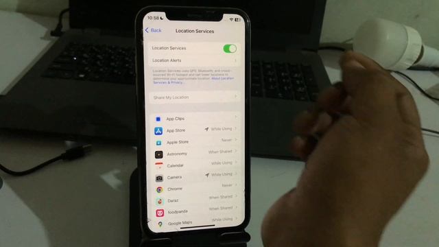 How to fix iPhone Battery Draining Fast In iOS 17 | Fix iOS 17.0.2 Battery Drain Issue | iOS 17.0.2 смотреть онлайн