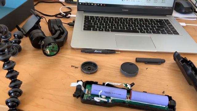 Zhiyun Smooth 4 BROKEN?? - red light error, battery & Moment stabilization counterweights смотреть онлайн