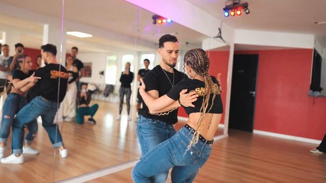 ALONSO Y NOELIA __ LUNA __ Roman ft. Dj Khalid смотреть онлайн