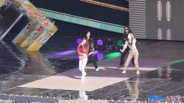 171028 블랙핑크 '마지막처럼' 사복 리허설 직캠 BLACKPINK Rehearsal fancam - AS IF IT'S YOUR LAST by Spinel смотреть онлайн