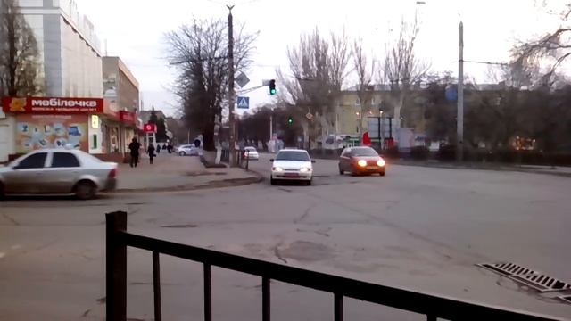 Краматорск, светофор на ул.Социалистической смотреть онлайн