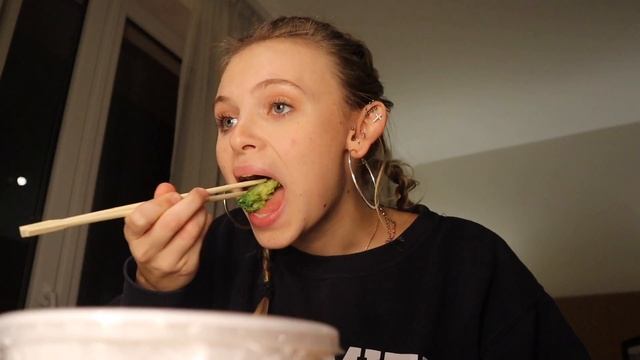 Budapest VLOG - haul, what I eat in a day, gym & more смотреть онлайн