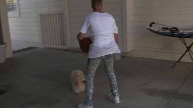 BBC Radio 1 hangs out at Justin Bieber's House смотреть онлайн